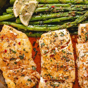 Garlic Butter Fish with Lemon Asparagus Skillet – Healthy, tasty, simple and quick to cook, this fish and asparagus skillet recipe will have you enjoy a delicious and nutritious dinner.